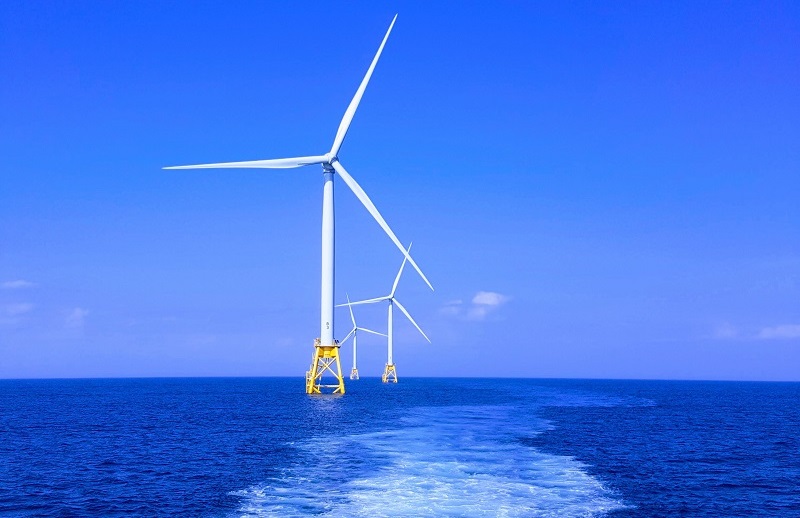 Sea wind turbine